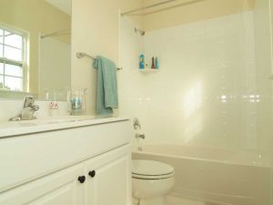 6_Bayberry-Secondary-Bath