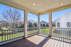 interiors-screened deck-_pic1954