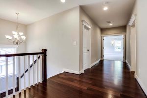 Carlyle-(lb16)-upstairs-hallway