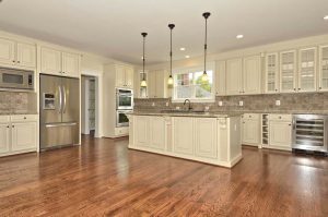 Carlyle-(lb7)-Main-Level-Kitchen
