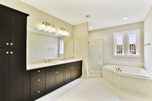 Upper Level-Master Bath-_HAA3158