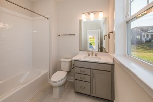 EC14 28 Windward II Web Bathroom
