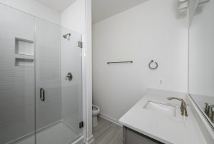 PLAZ J2 Morgan Bathroom