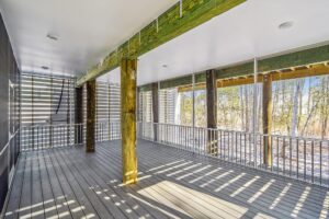exterior-screened deck-_pic8183
