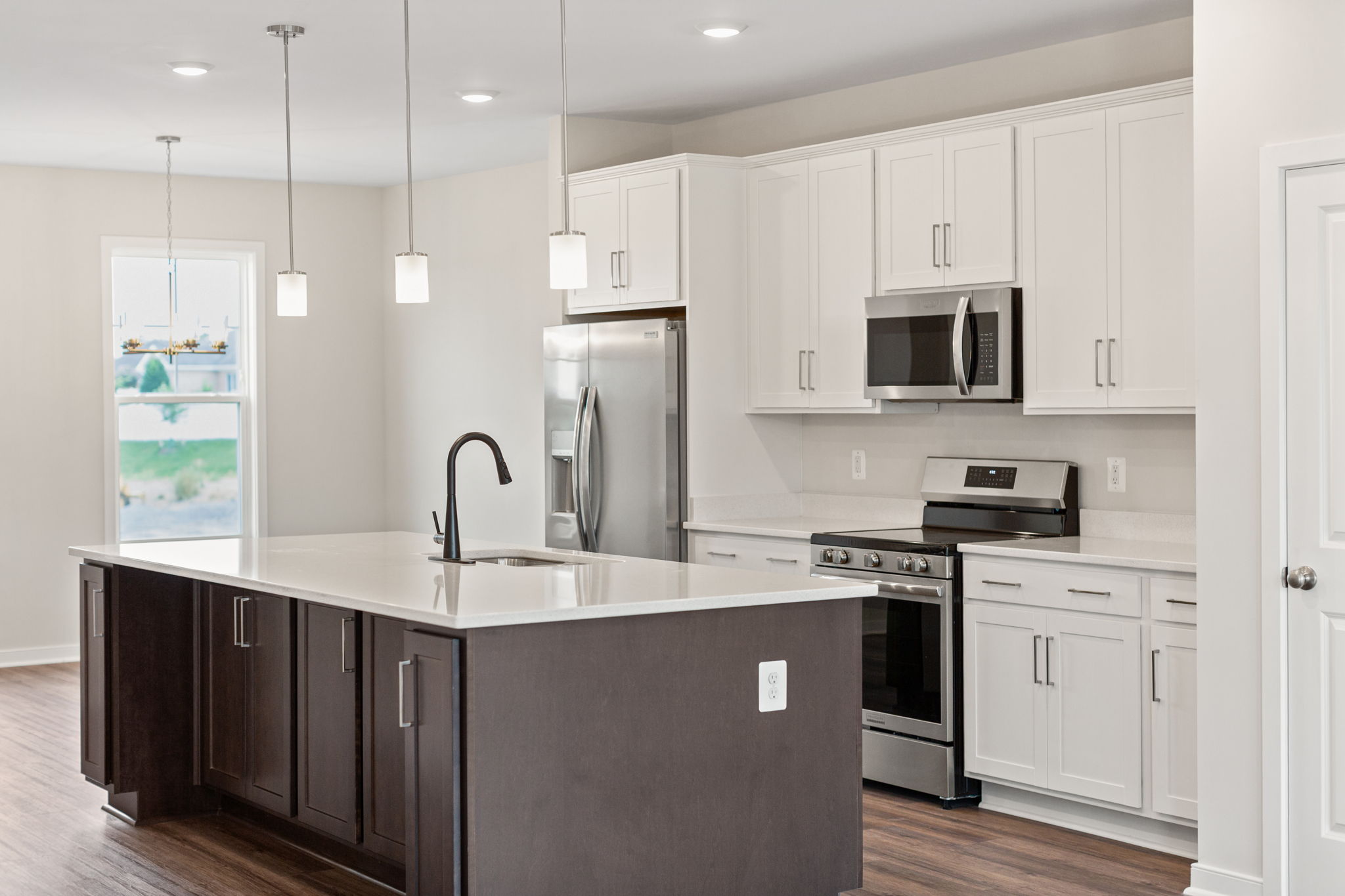 BWTR 121 Archer 36-web-or-mls-203 Scarlet Maple Lane-111