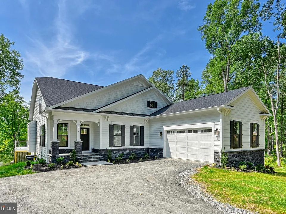 CC02 62 exterior 2 mls